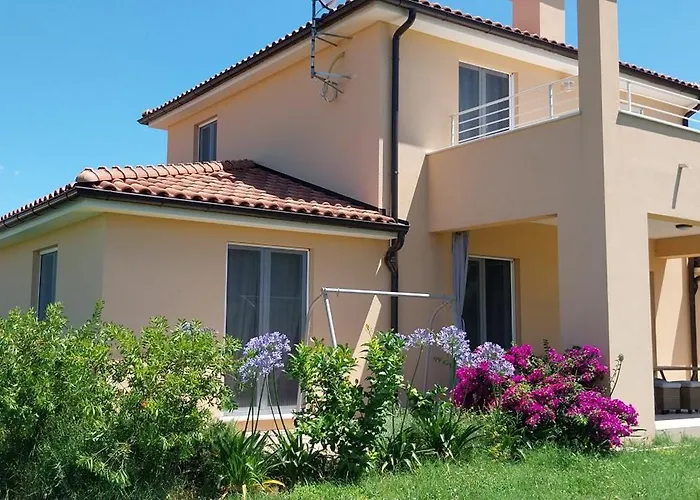 Vila Dubravka - komfortable mit Pool im ruhigen Olivenhein