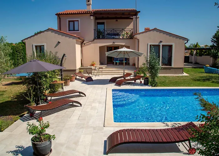 Villa Nana - Modern Villa With A Pool Surrounded By Nature, Istria-Pula